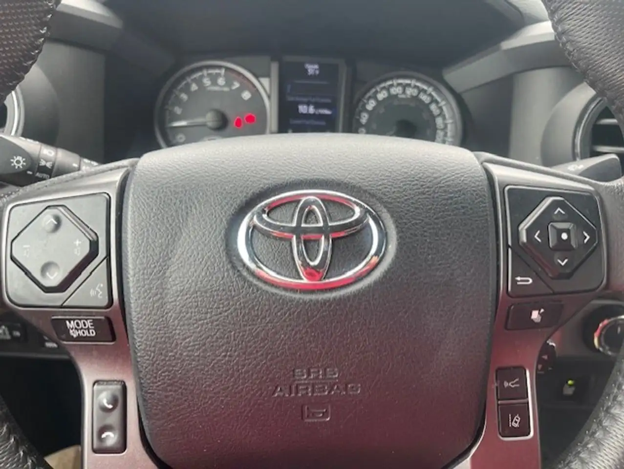 Toyota Tacoma снимка Toyota Tacoma