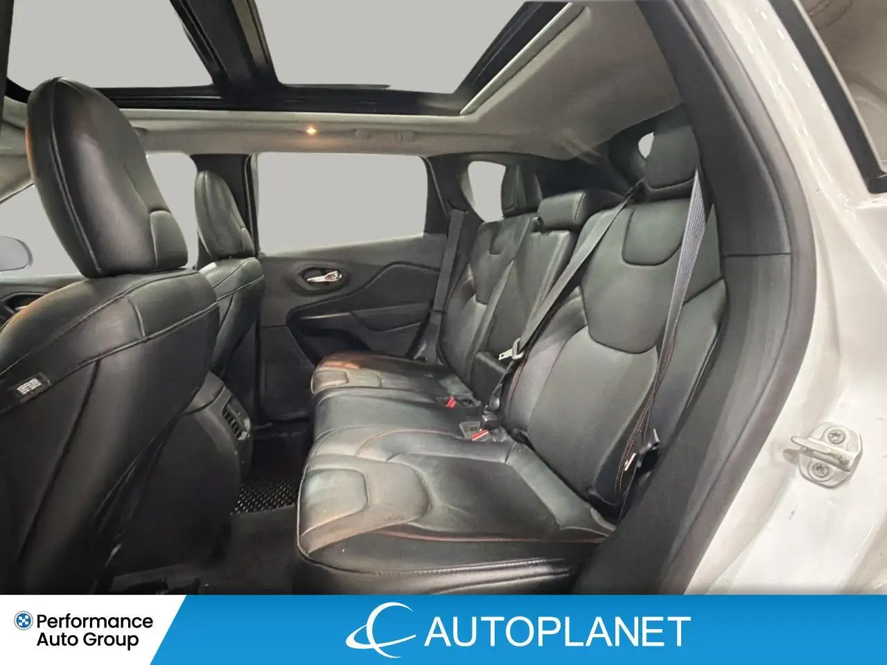 Jeep Cherokee photo Jeep Cherokee