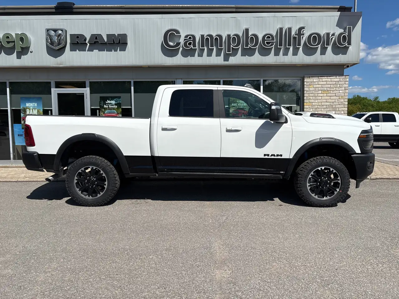 RAM 2500 снимка RAM 2500