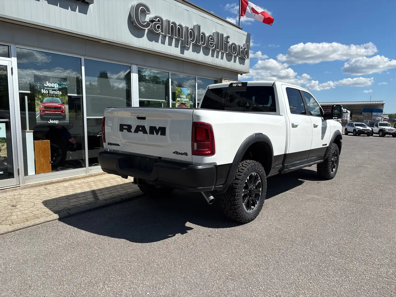 RAM 2500 снимка RAM 2500