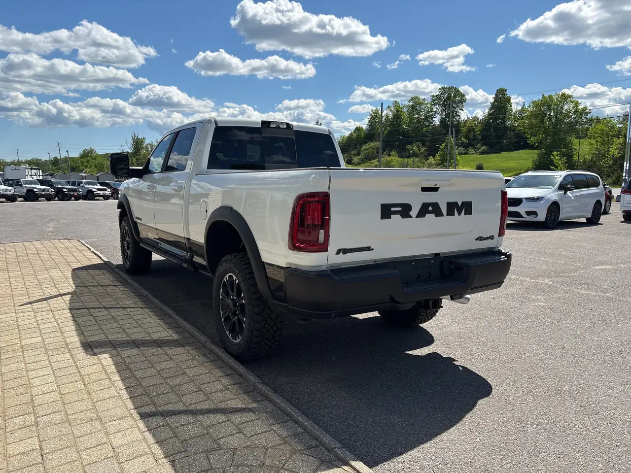 RAM 2500 снимка RAM 2500
