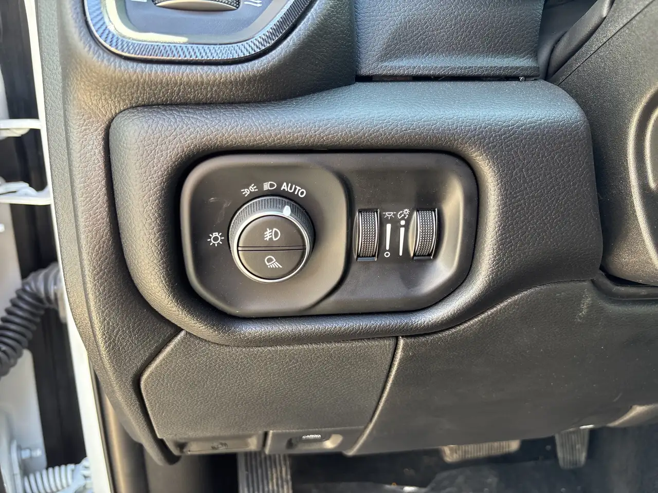 RAM 2500 снимка RAM 2500