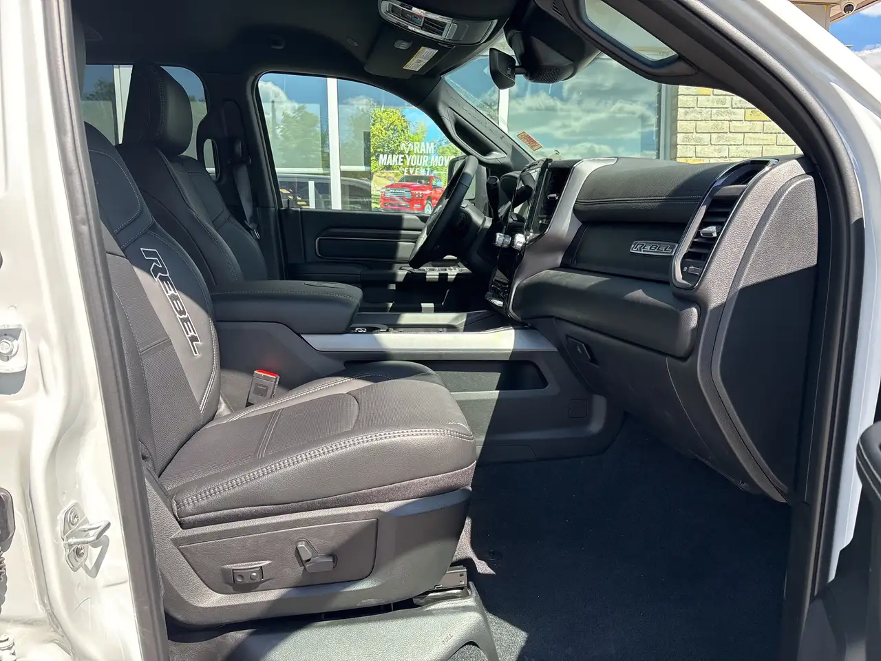 RAM 2500 снимка RAM 2500