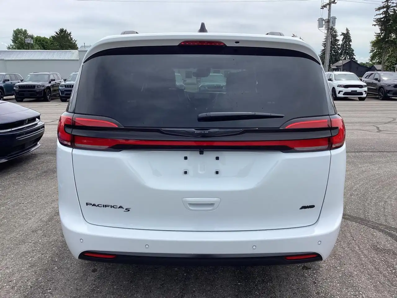 Chrysler Pacifica снимка Chrysler Pacifica