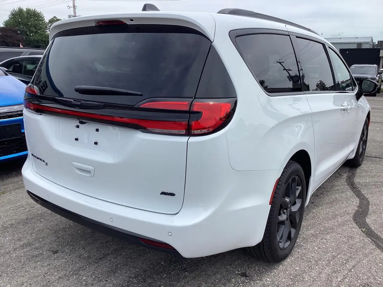 Chrysler Pacifica снимка Chrysler Pacifica