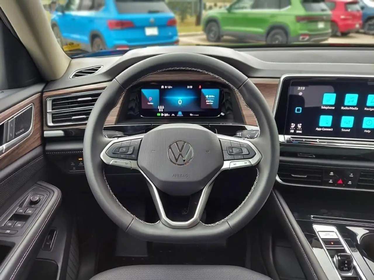 Volkswagen Atlas снимка Volkswagen Atlas