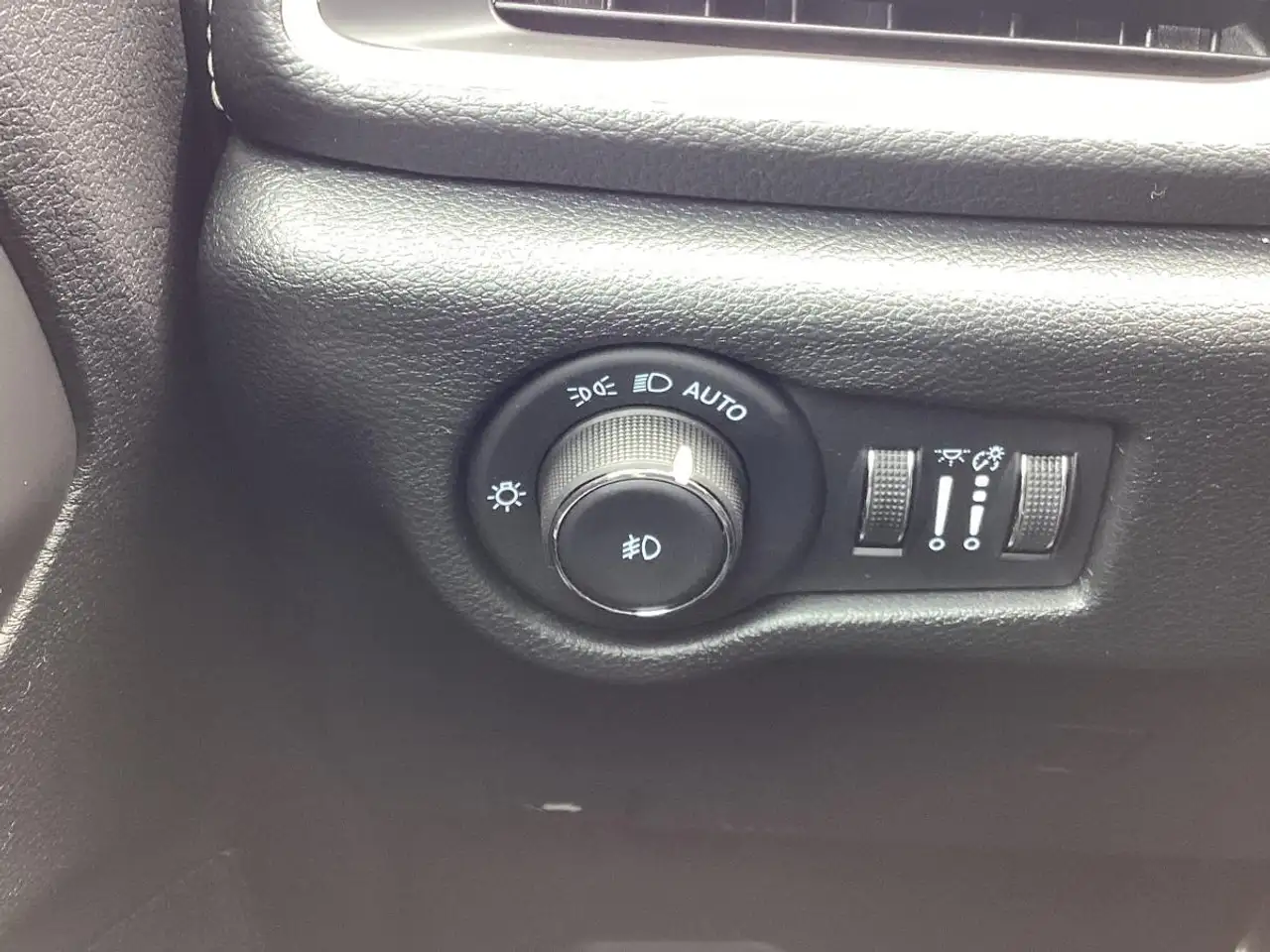 Chrysler Pacifica снимка Chrysler Pacifica