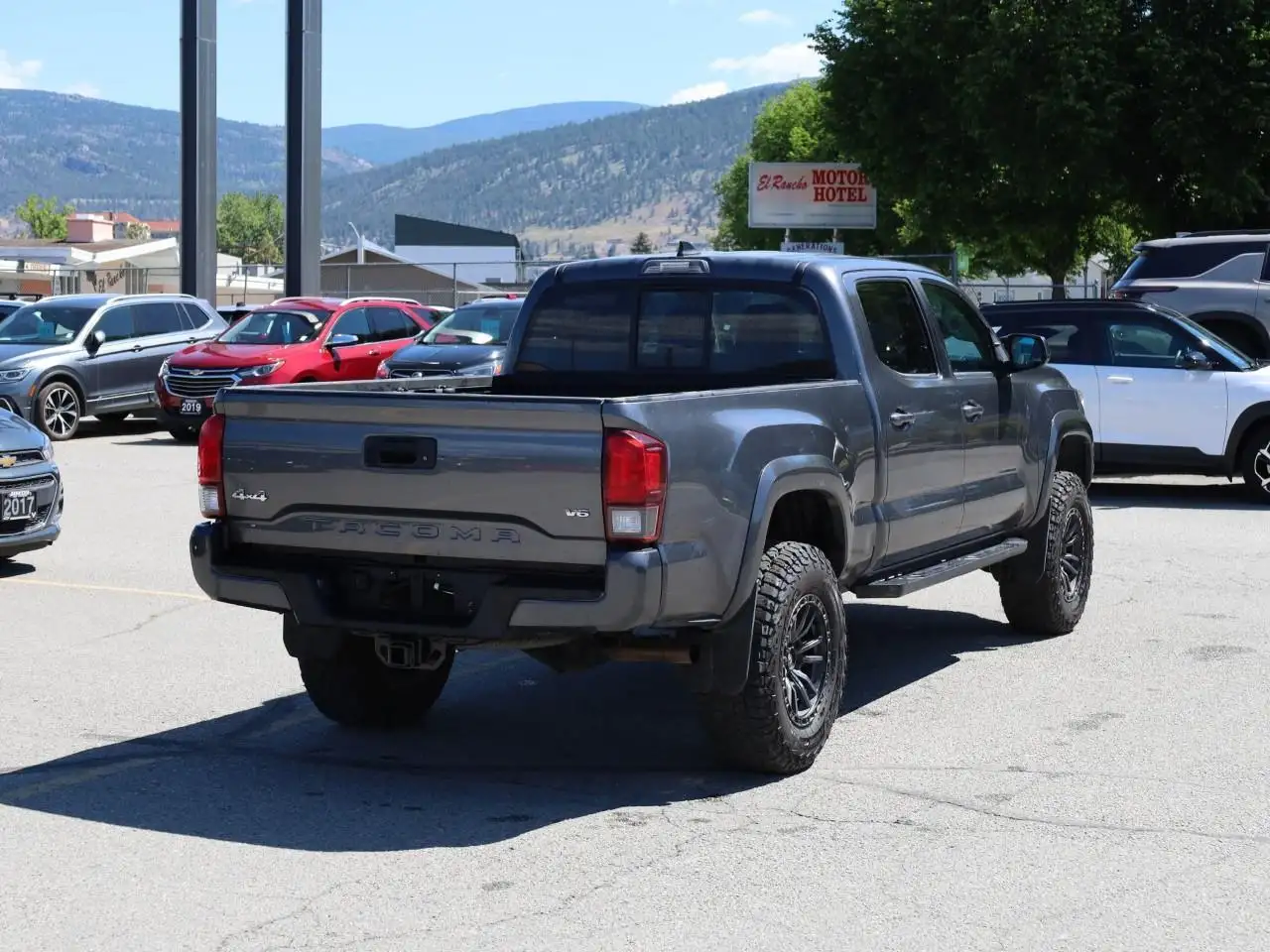 Toyota Tacoma снимка Toyota Tacoma