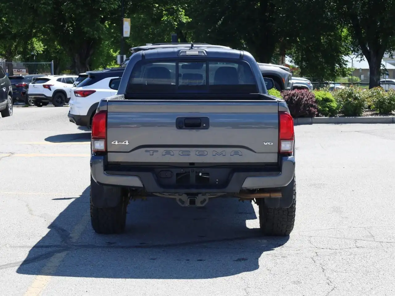 Toyota Tacoma снимка Toyota Tacoma