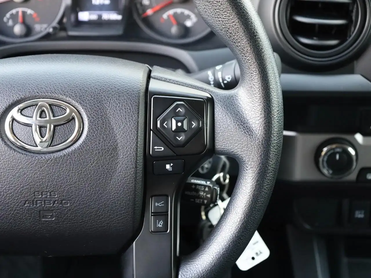 Toyota Tacoma снимка Toyota Tacoma