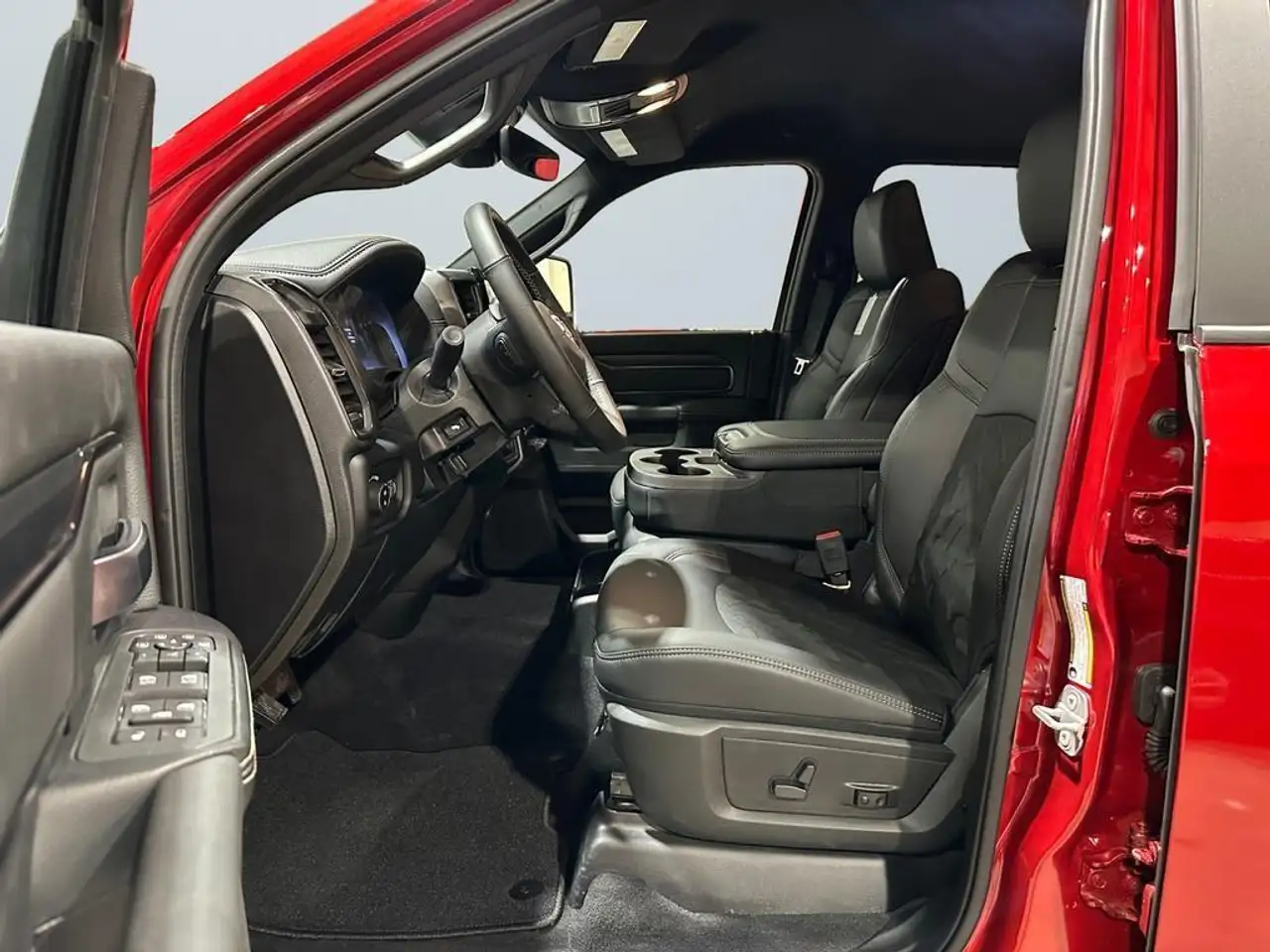 RAM 2500 снимка RAM 2500