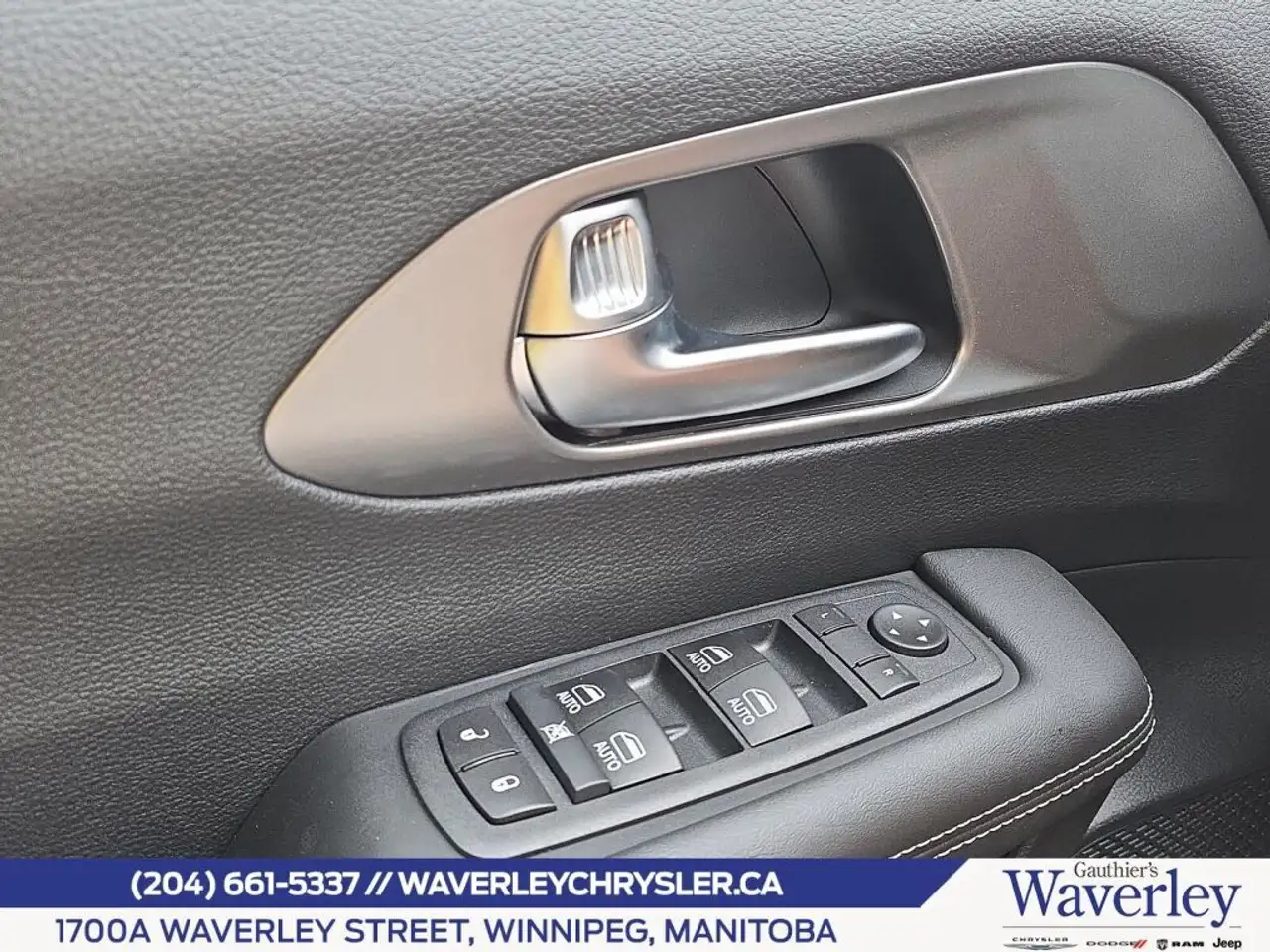 Chrysler Grand Caravan снимка Chrysler Grand Caravan