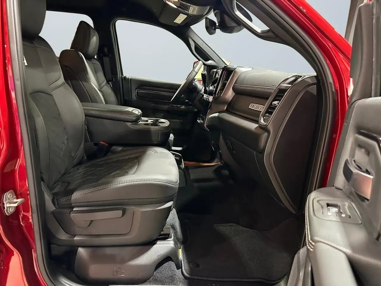 RAM 2500 снимка RAM 2500