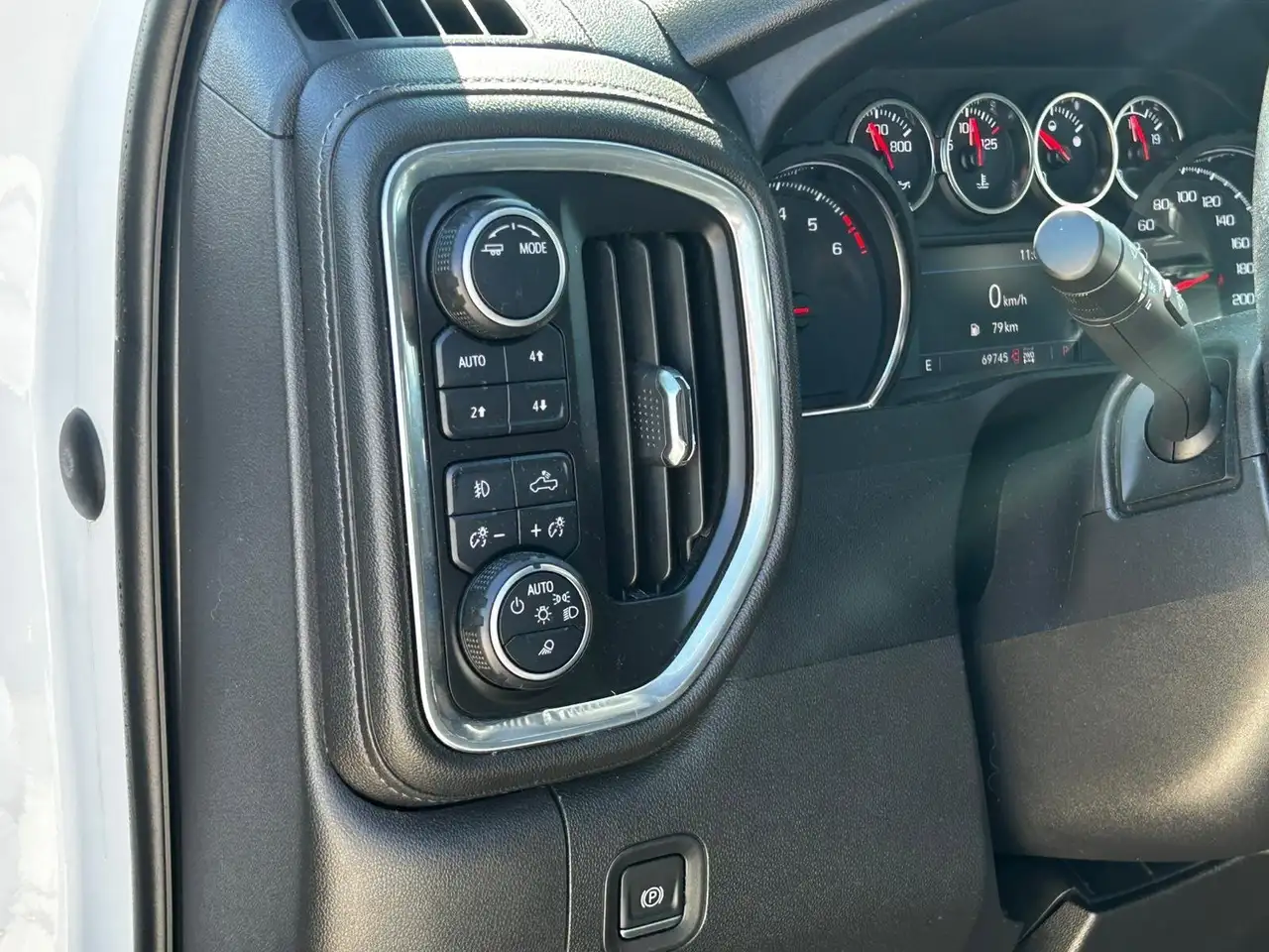 Chevrolet Silverado 1500 photo Chevrolet Silverado 1500