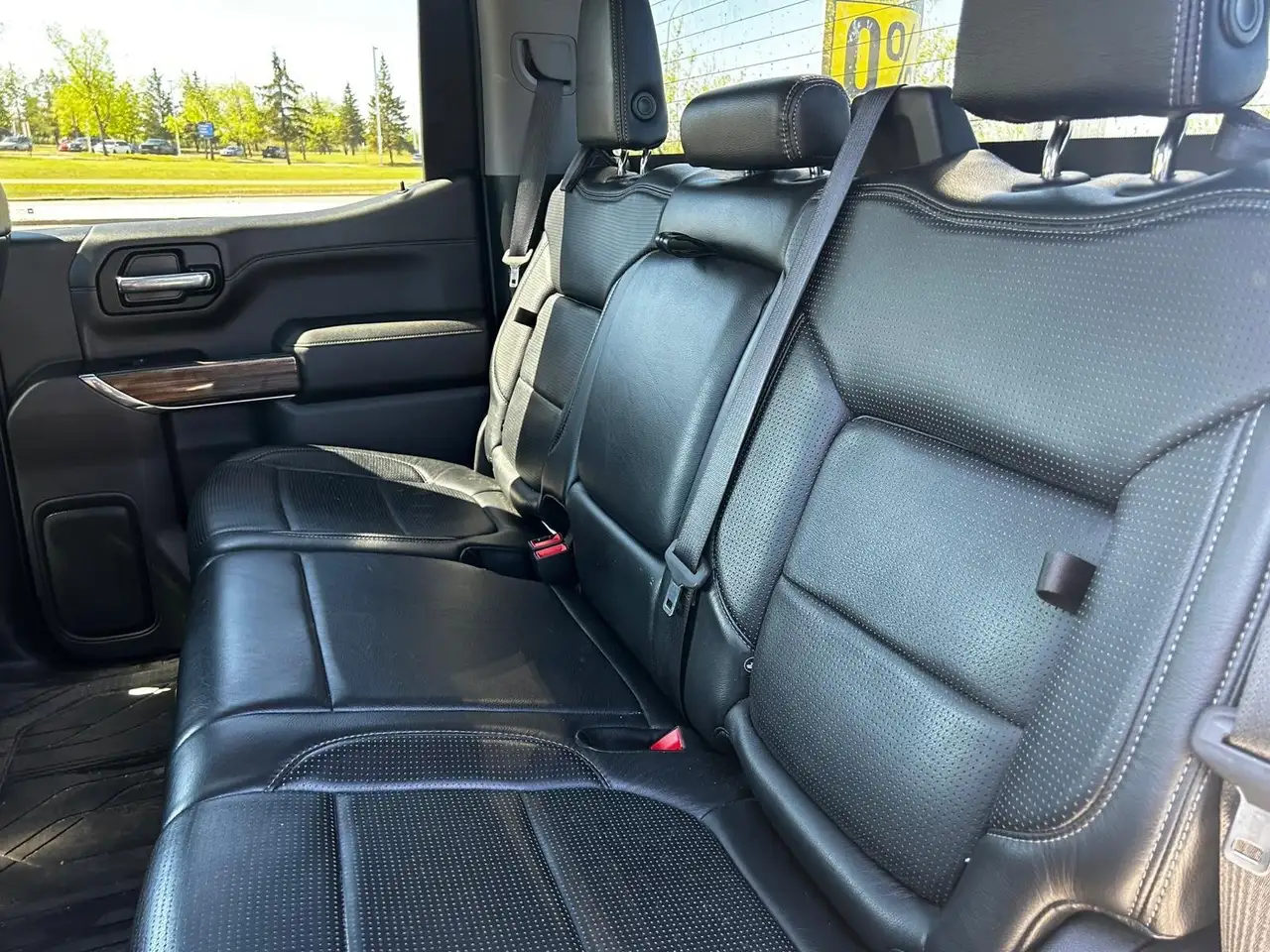 Chevrolet Silverado 1500 photo Chevrolet Silverado 1500