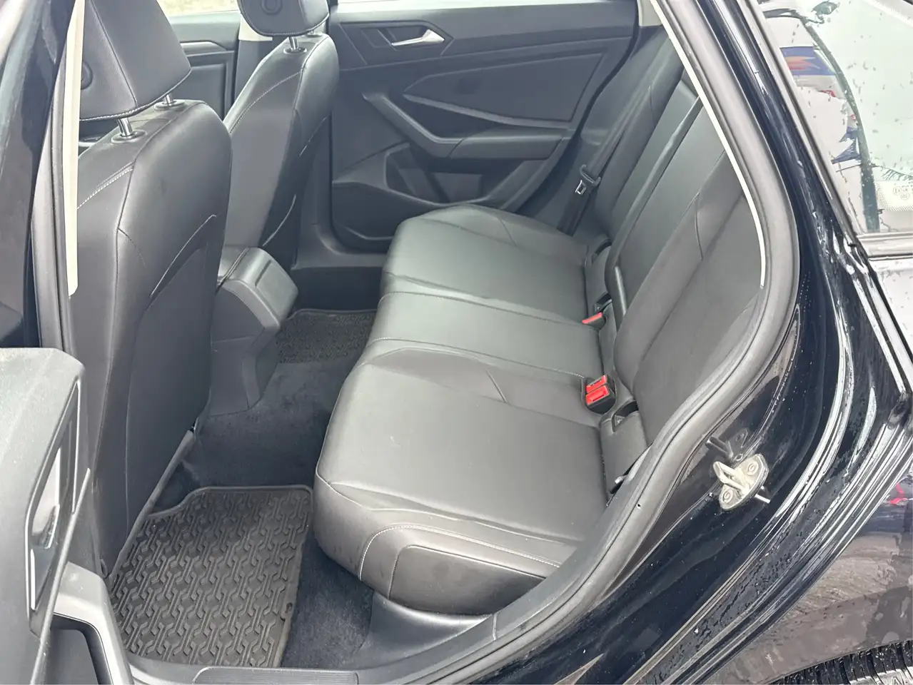 Volkswagen Jetta снимка Volkswagen Jetta