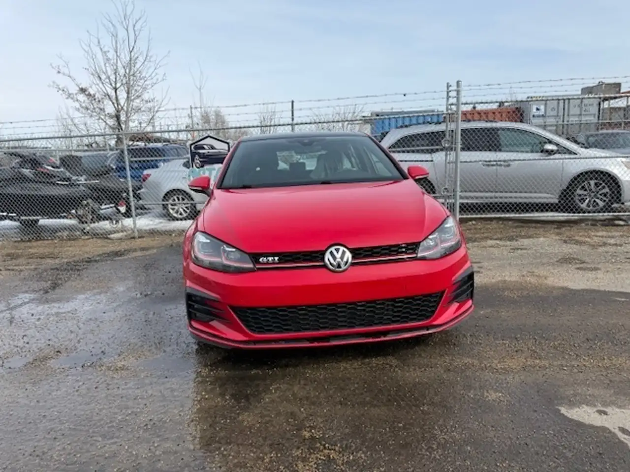 Volkswagen Golf GTI снимка Volkswagen Golf GTI