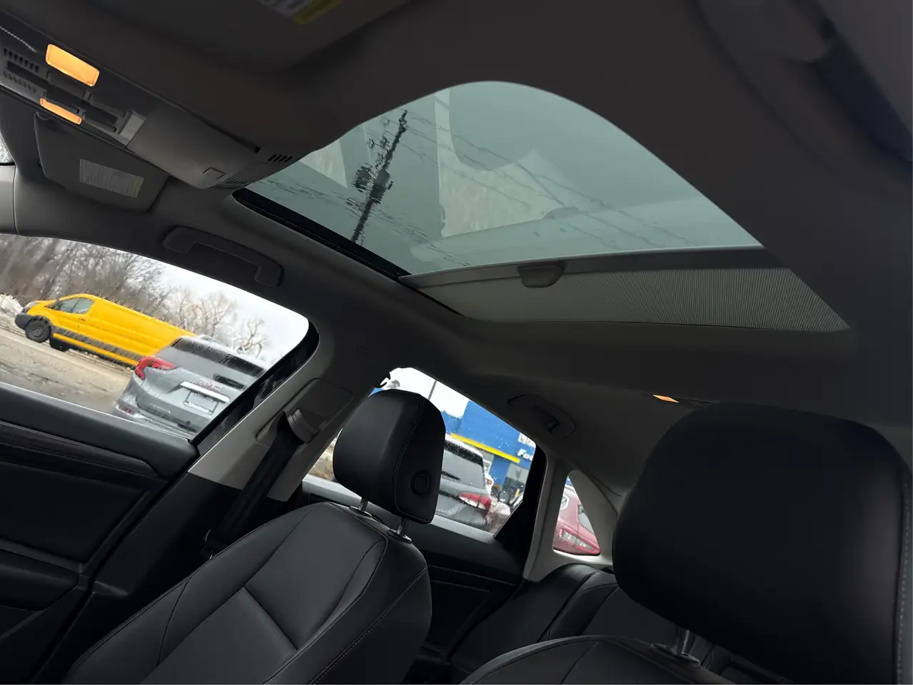 Volkswagen Jetta снимка Volkswagen Jetta