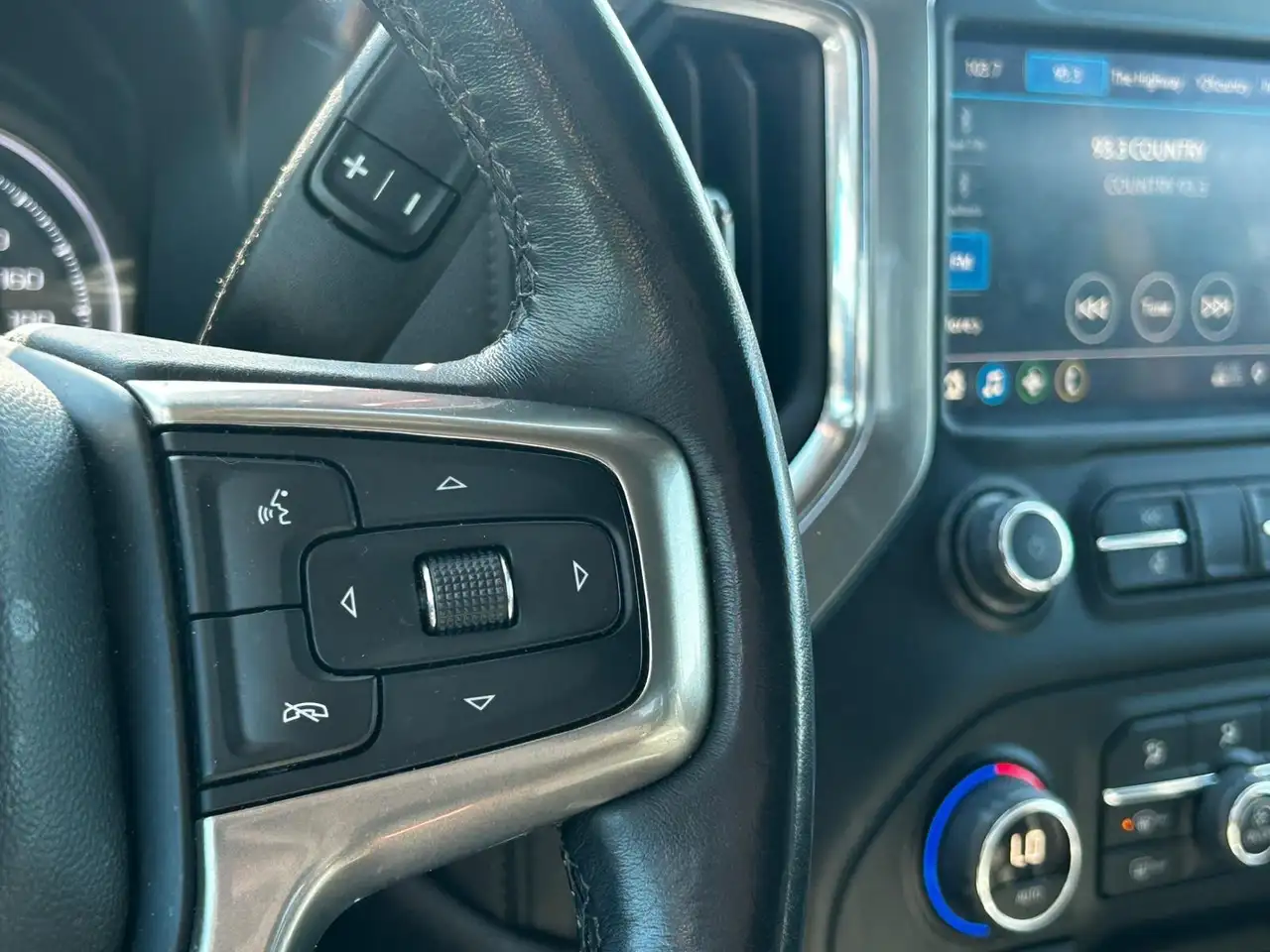 Chevrolet Silverado 1500 photo Chevrolet Silverado 1500