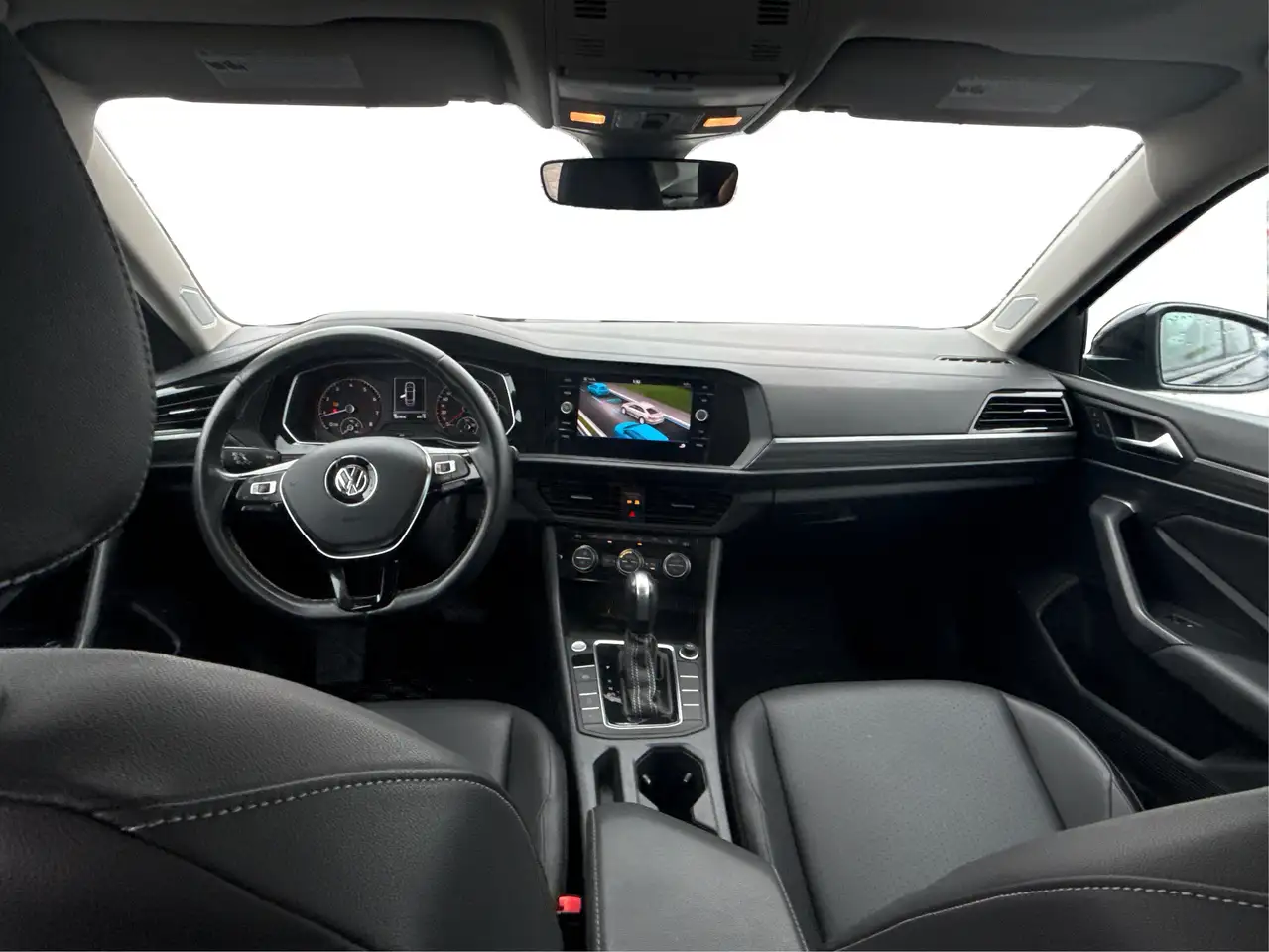 Volkswagen Jetta снимка Volkswagen Jetta