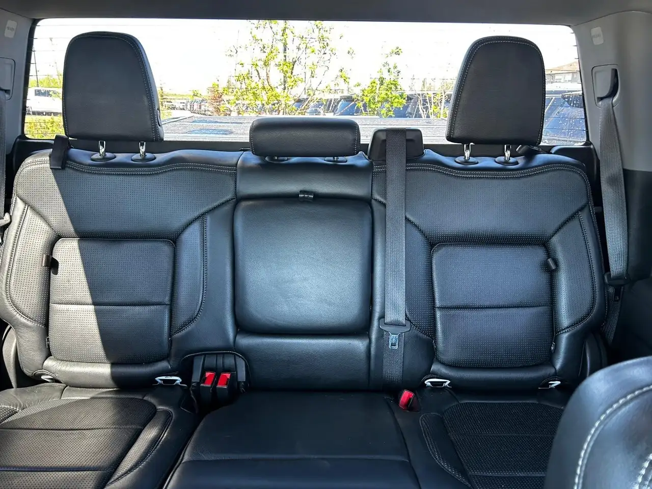 Chevrolet Silverado 1500 photo Chevrolet Silverado 1500