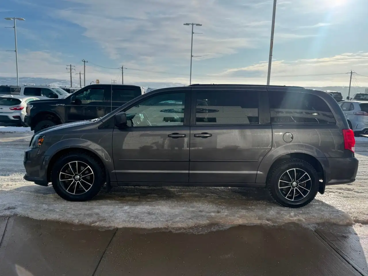 Dodge Grand Caravan photo Dodge Grand Caravan