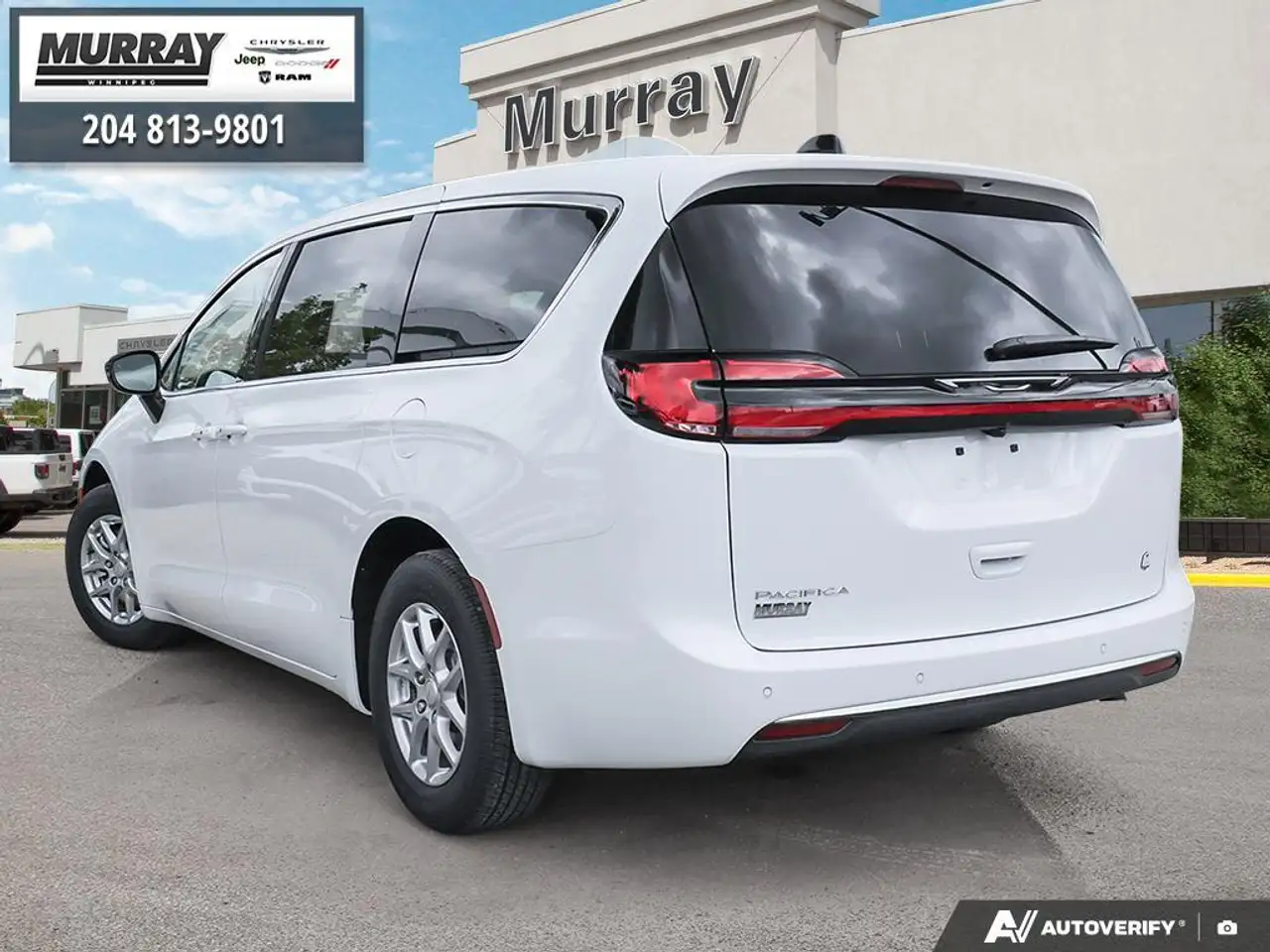 Chrysler Pacifica снимка Chrysler Pacifica