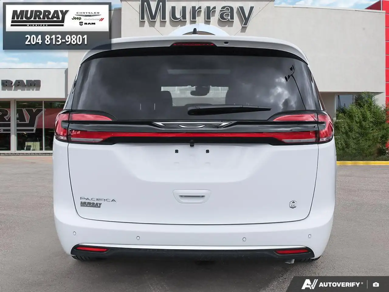 Chrysler Pacifica снимка Chrysler Pacifica