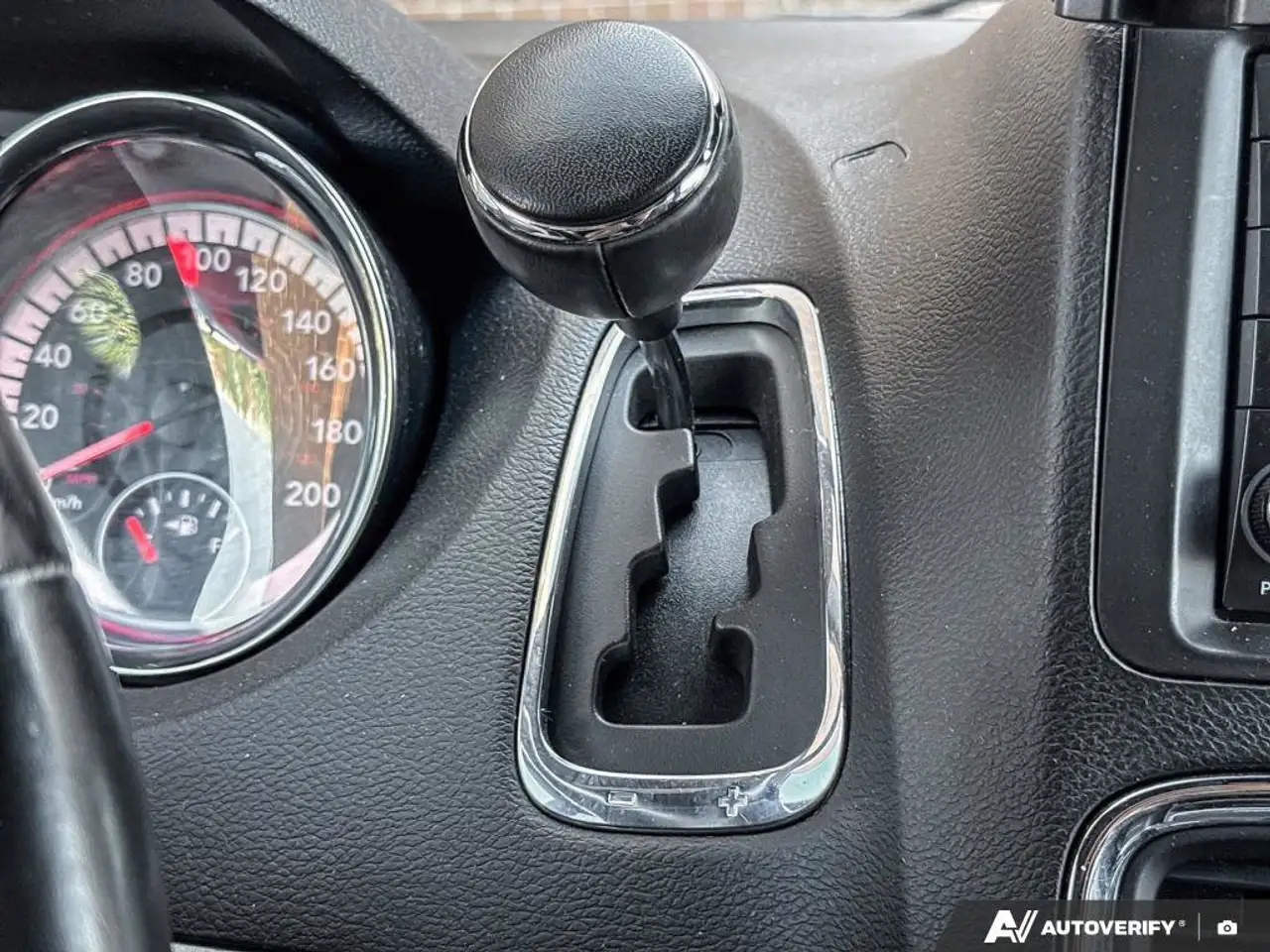 Dodge Grand Caravan photo Dodge Grand Caravan