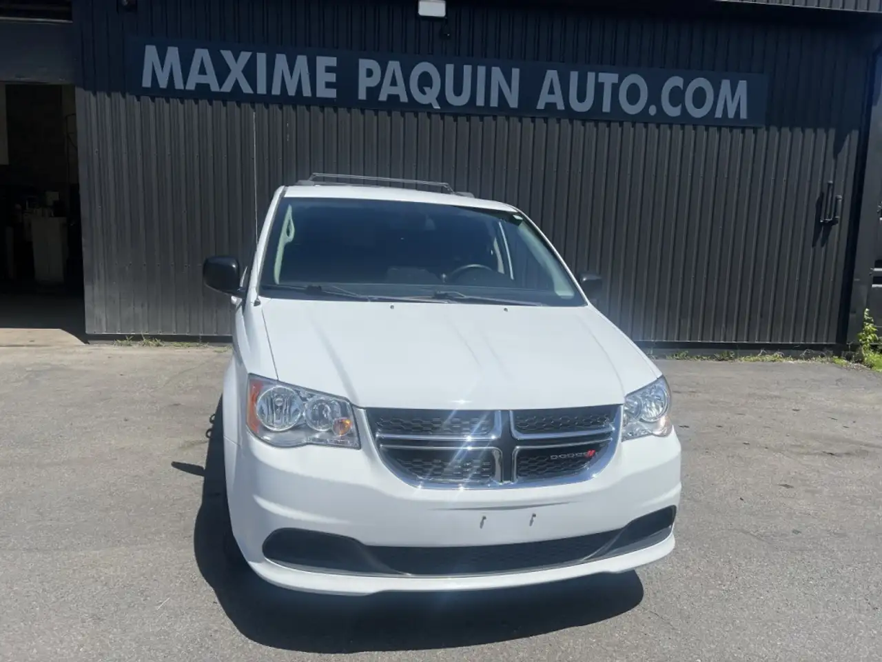 Dodge Grand Caravan photo Dodge Grand Caravan