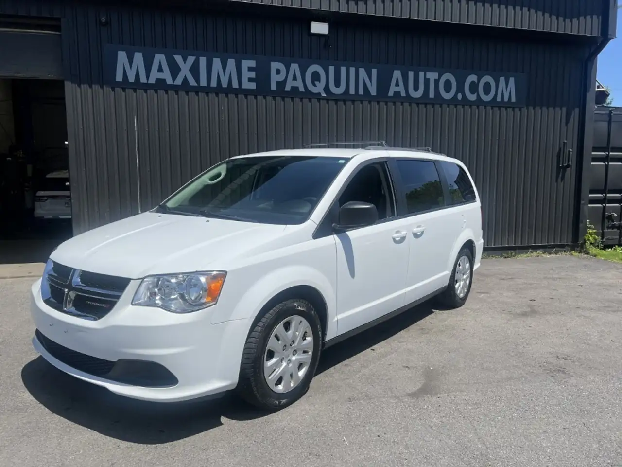 Dodge Grand Caravan photo Dodge Grand Caravan