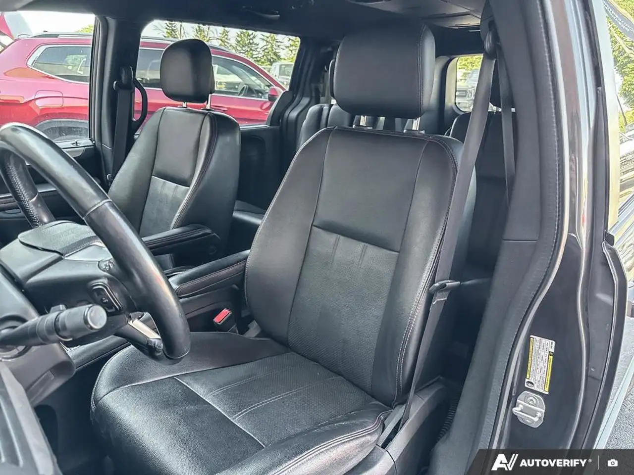 Dodge Grand Caravan photo Dodge Grand Caravan