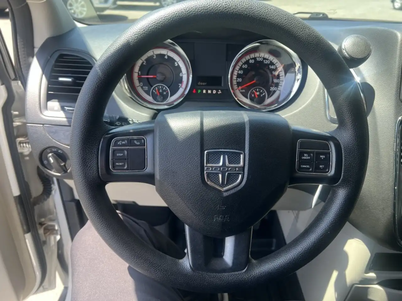 Dodge Grand Caravan photo Dodge Grand Caravan
