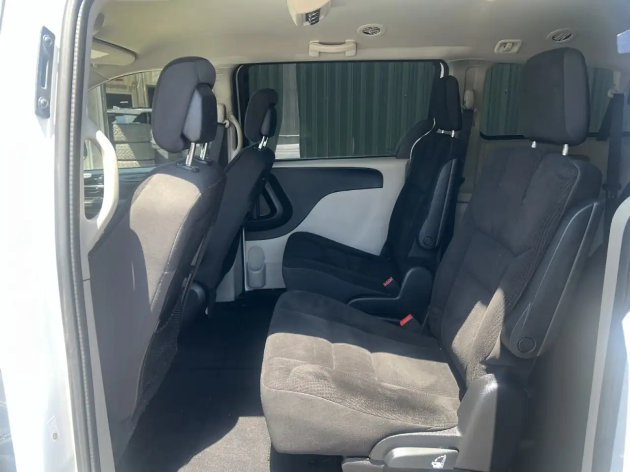 Dodge Grand Caravan photo Dodge Grand Caravan