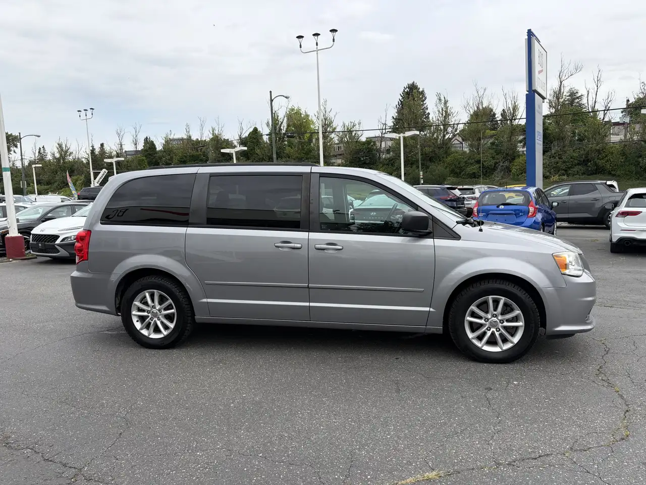 Dodge Grand Caravan photo Dodge Grand Caravan