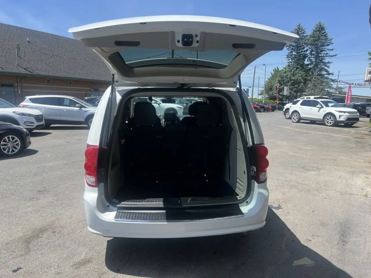 Dodge Grand Caravan photo Dodge Grand Caravan