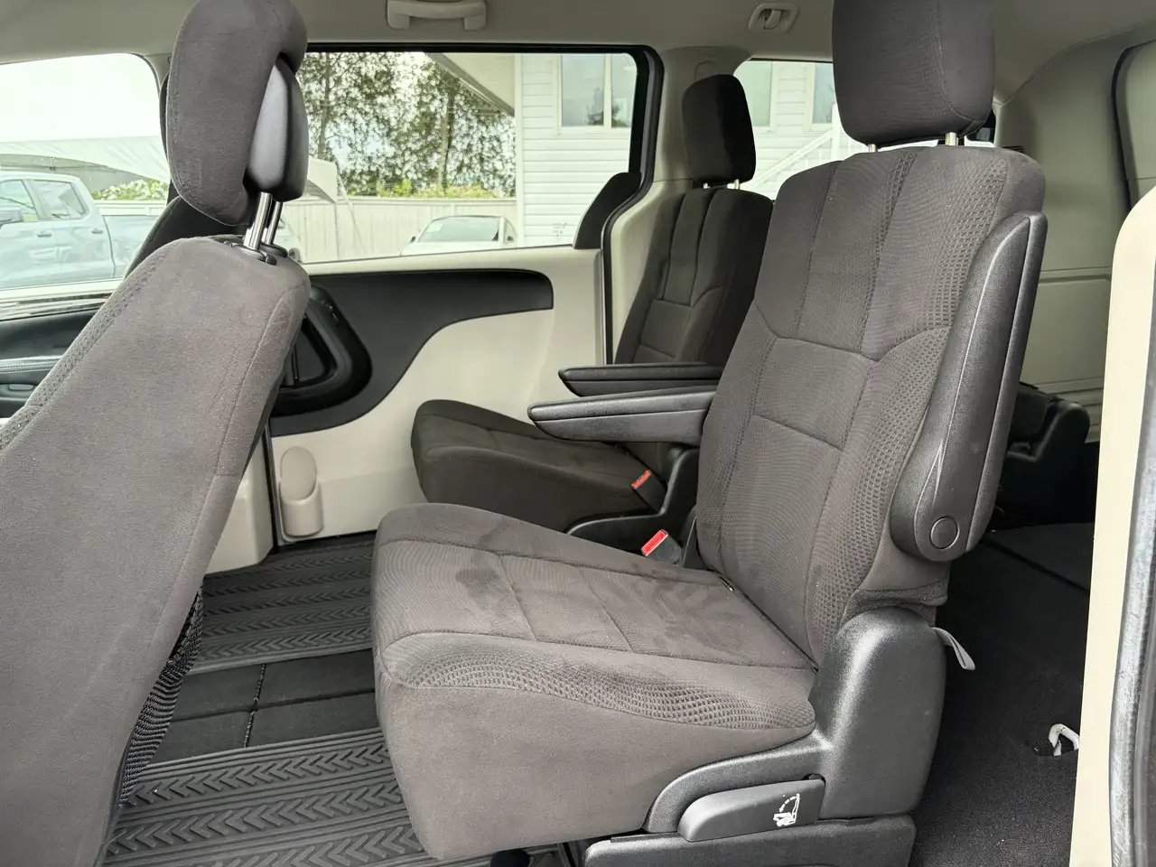 Dodge Grand Caravan photo Dodge Grand Caravan