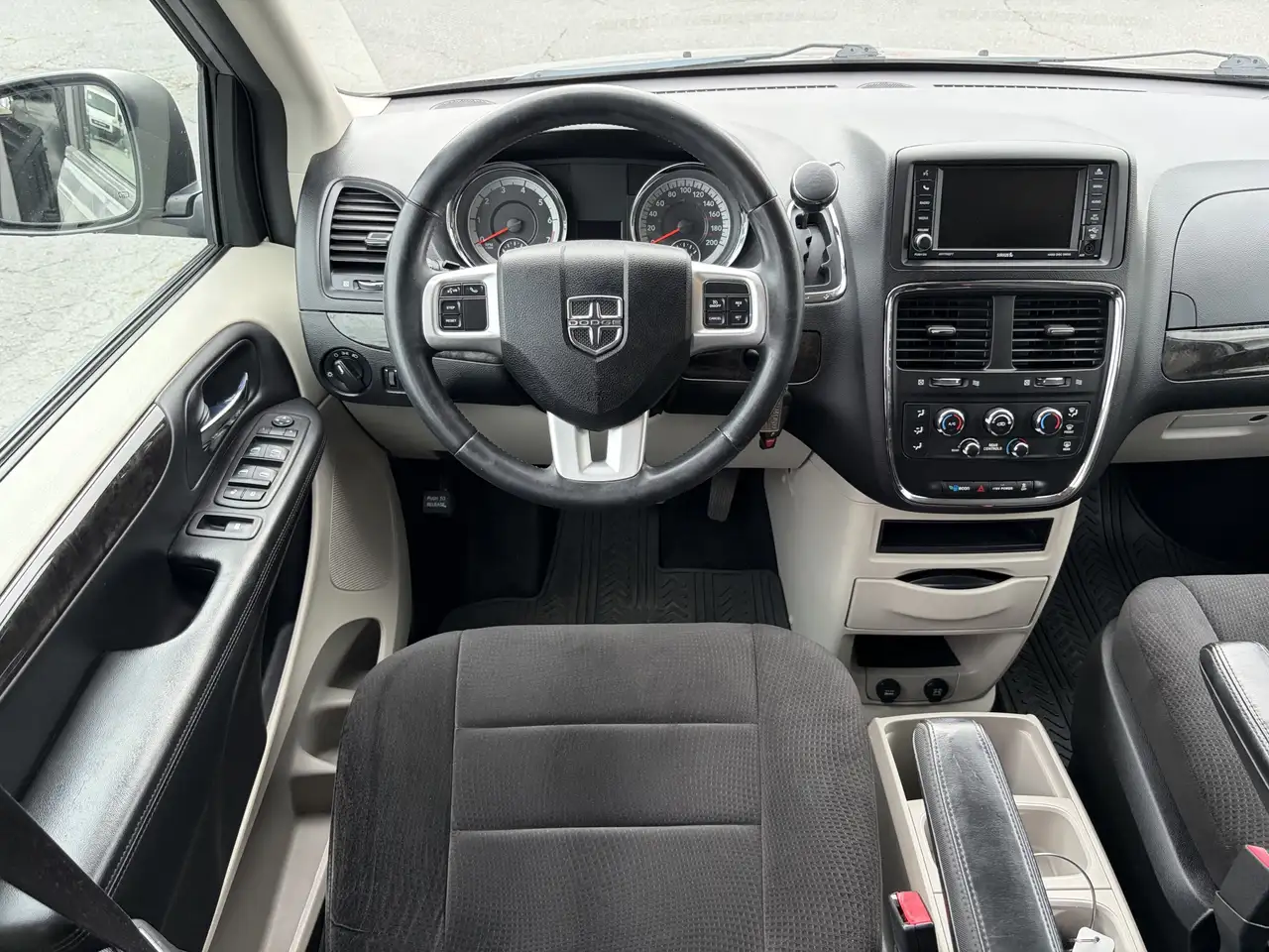 Dodge Grand Caravan photo Dodge Grand Caravan