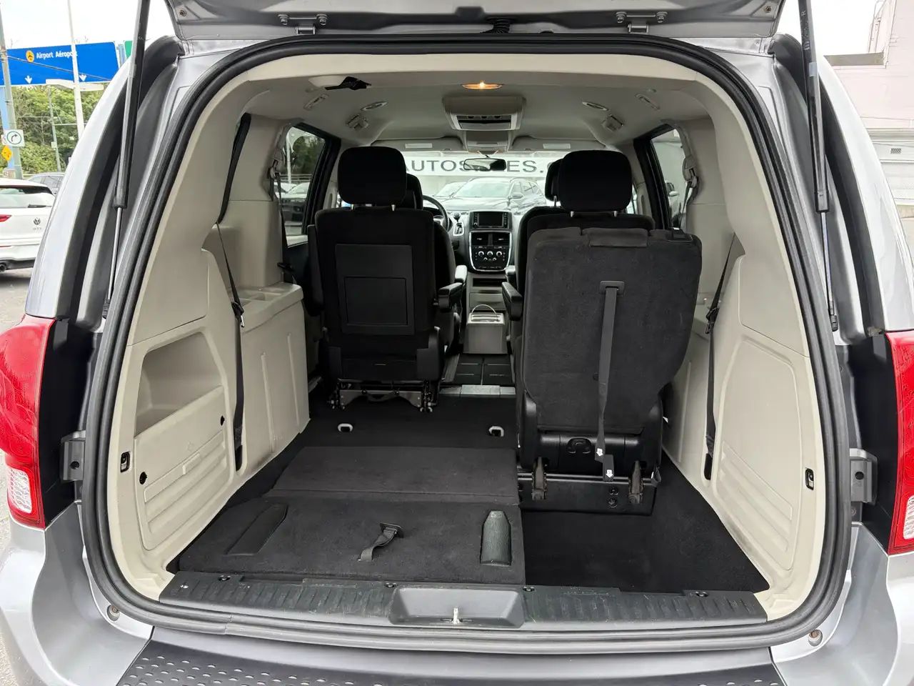Dodge Grand Caravan photo Dodge Grand Caravan