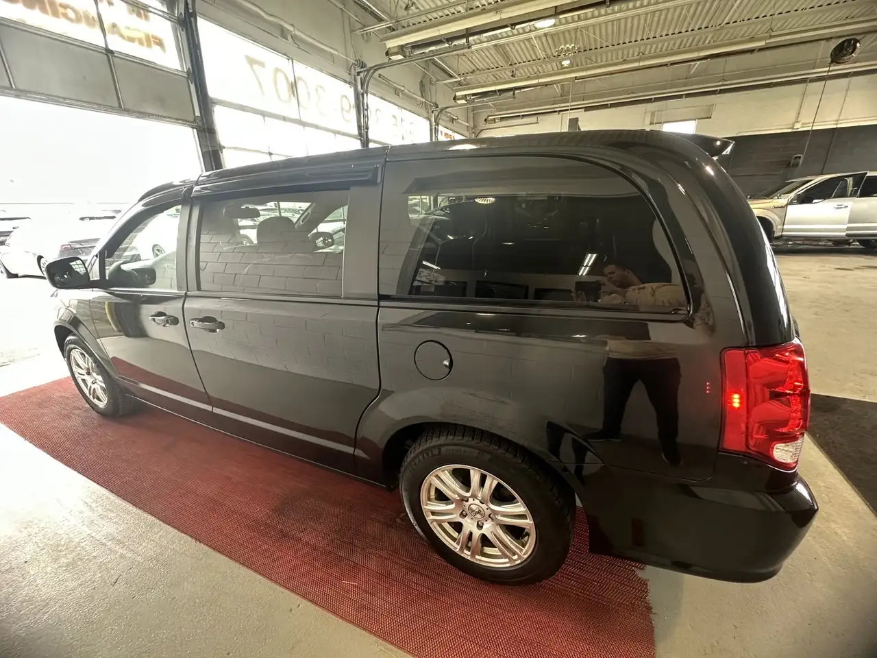 Dodge Grand Caravan снимка Dodge Grand Caravan