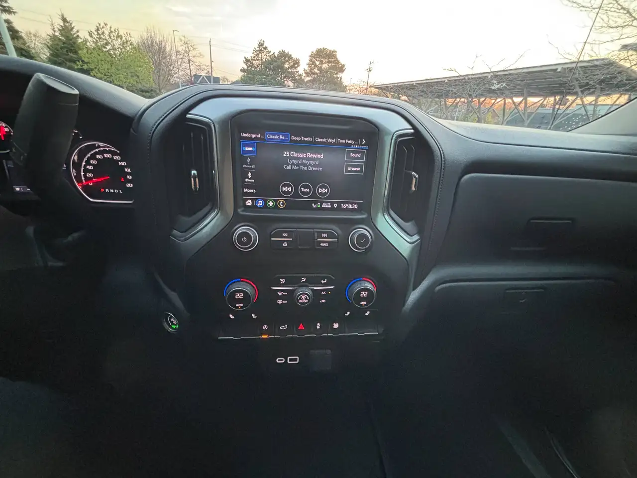 Chevrolet Silverado 1500 снимка Chevrolet Silverado 1500