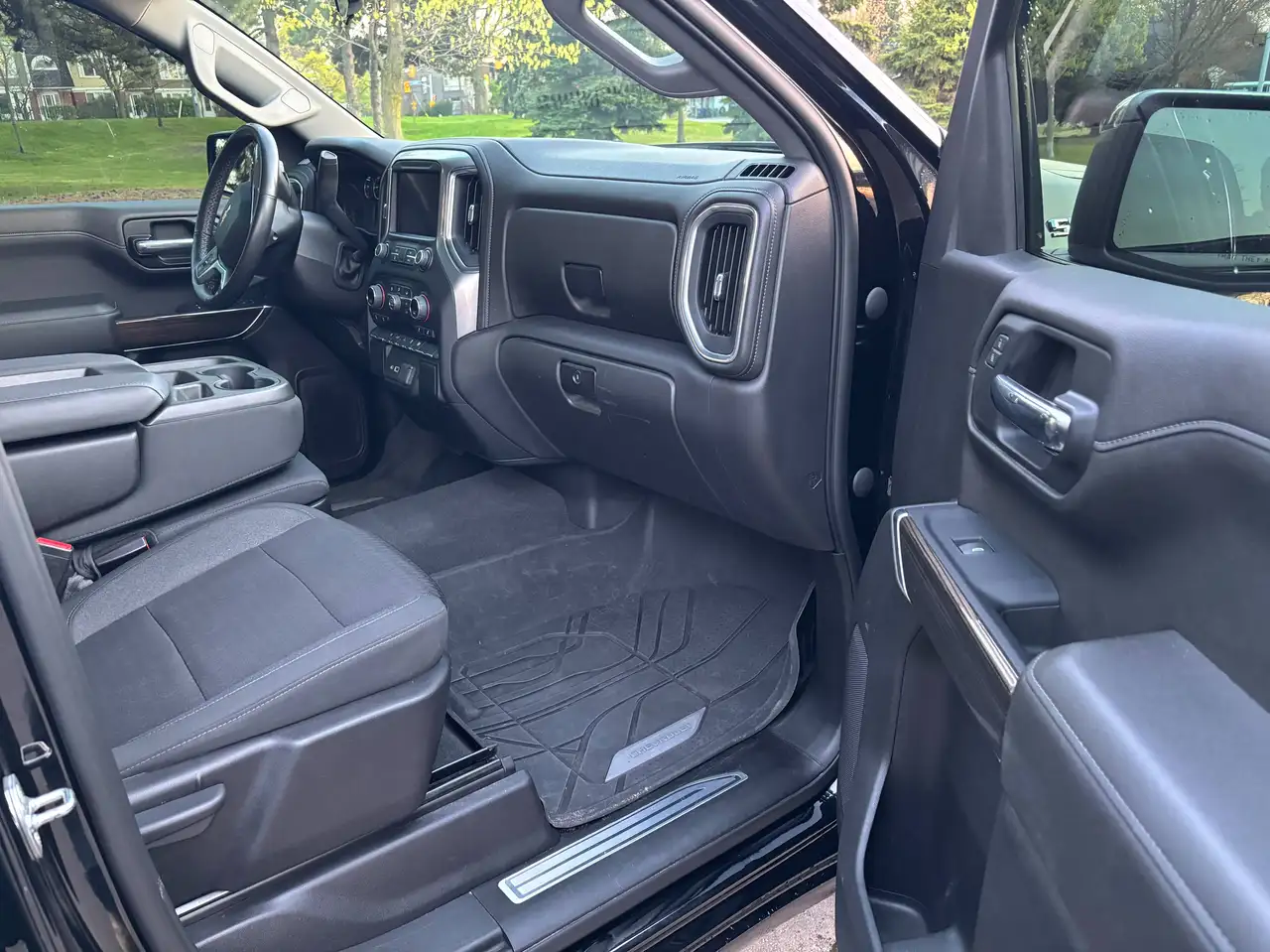 Chevrolet Silverado 1500 снимка Chevrolet Silverado 1500