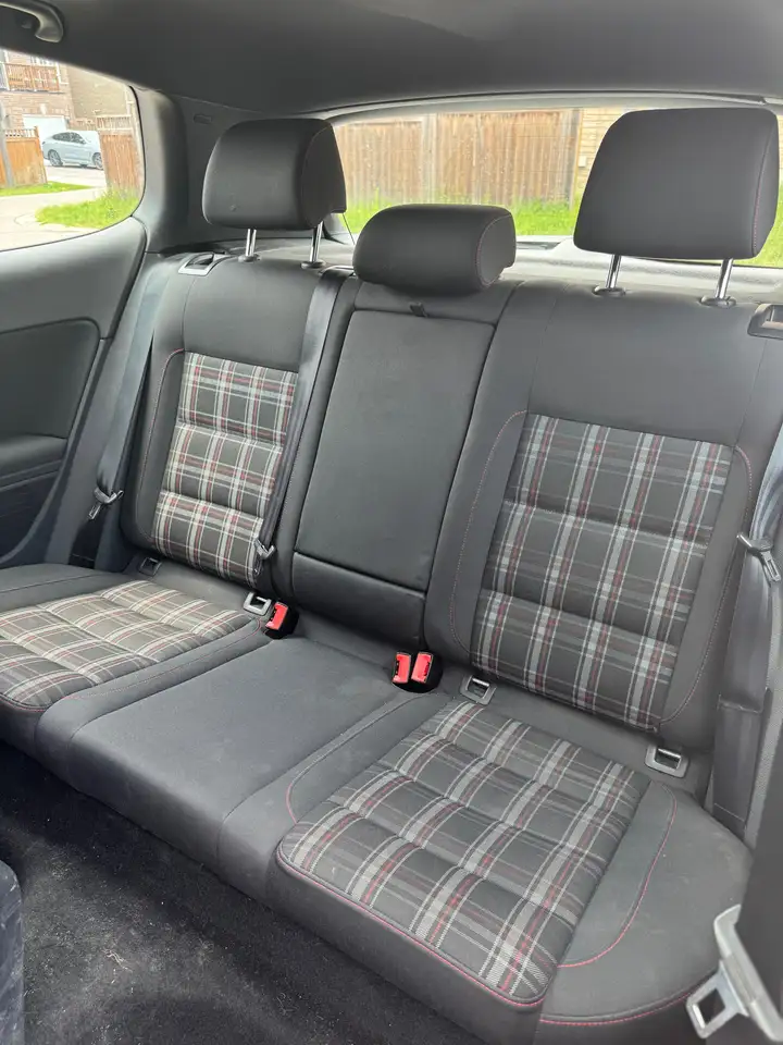 Volkswagen Golf GTI photo Volkswagen Golf GTI