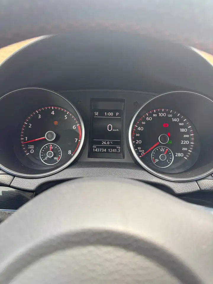 Volkswagen Golf GTI photo Volkswagen Golf GTI