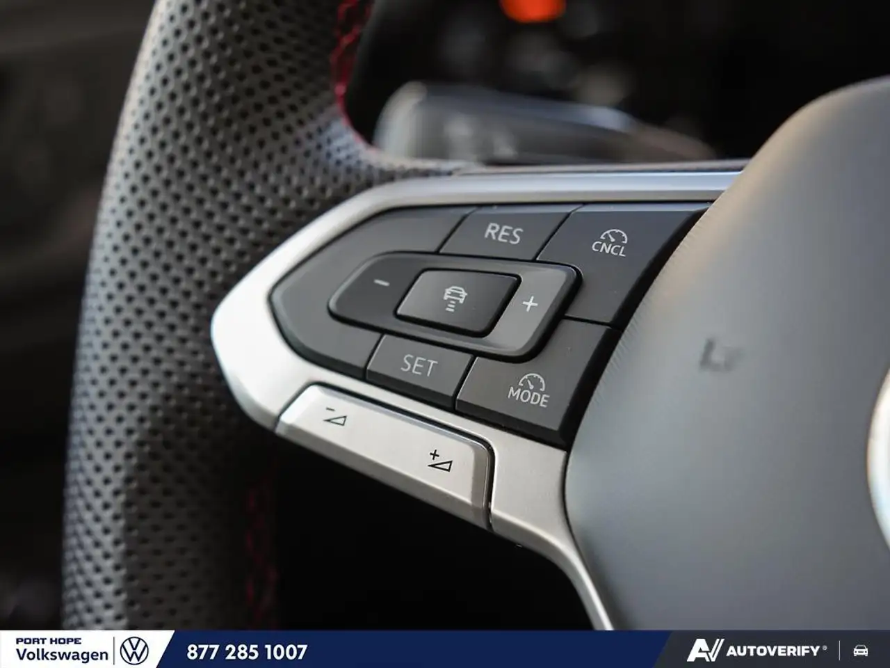 Volkswagen Golf GTI снимка Volkswagen Golf GTI