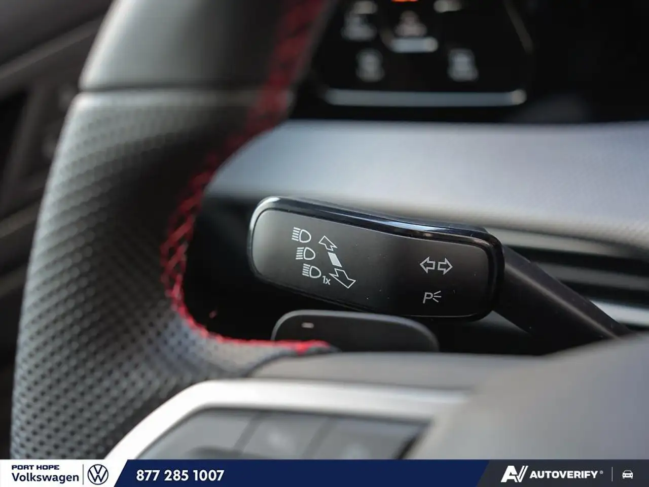 Volkswagen Golf GTI снимка Volkswagen Golf GTI