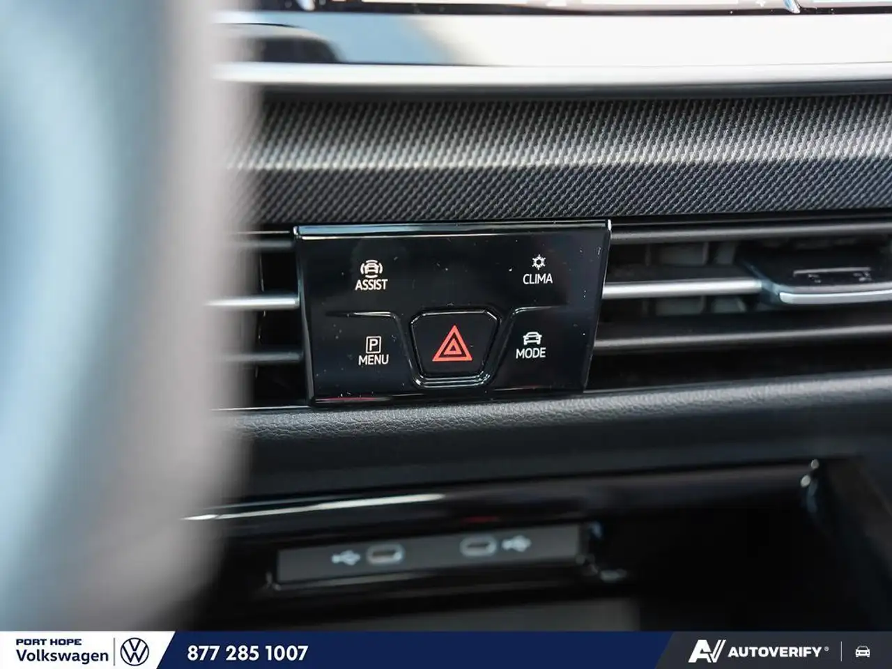Volkswagen Golf GTI снимка Volkswagen Golf GTI