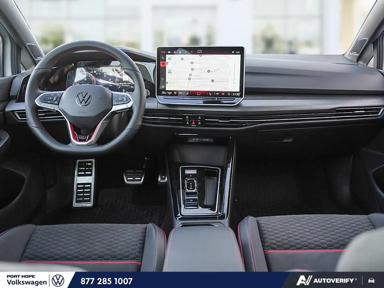 Volkswagen Golf GTI снимка Volkswagen Golf GTI