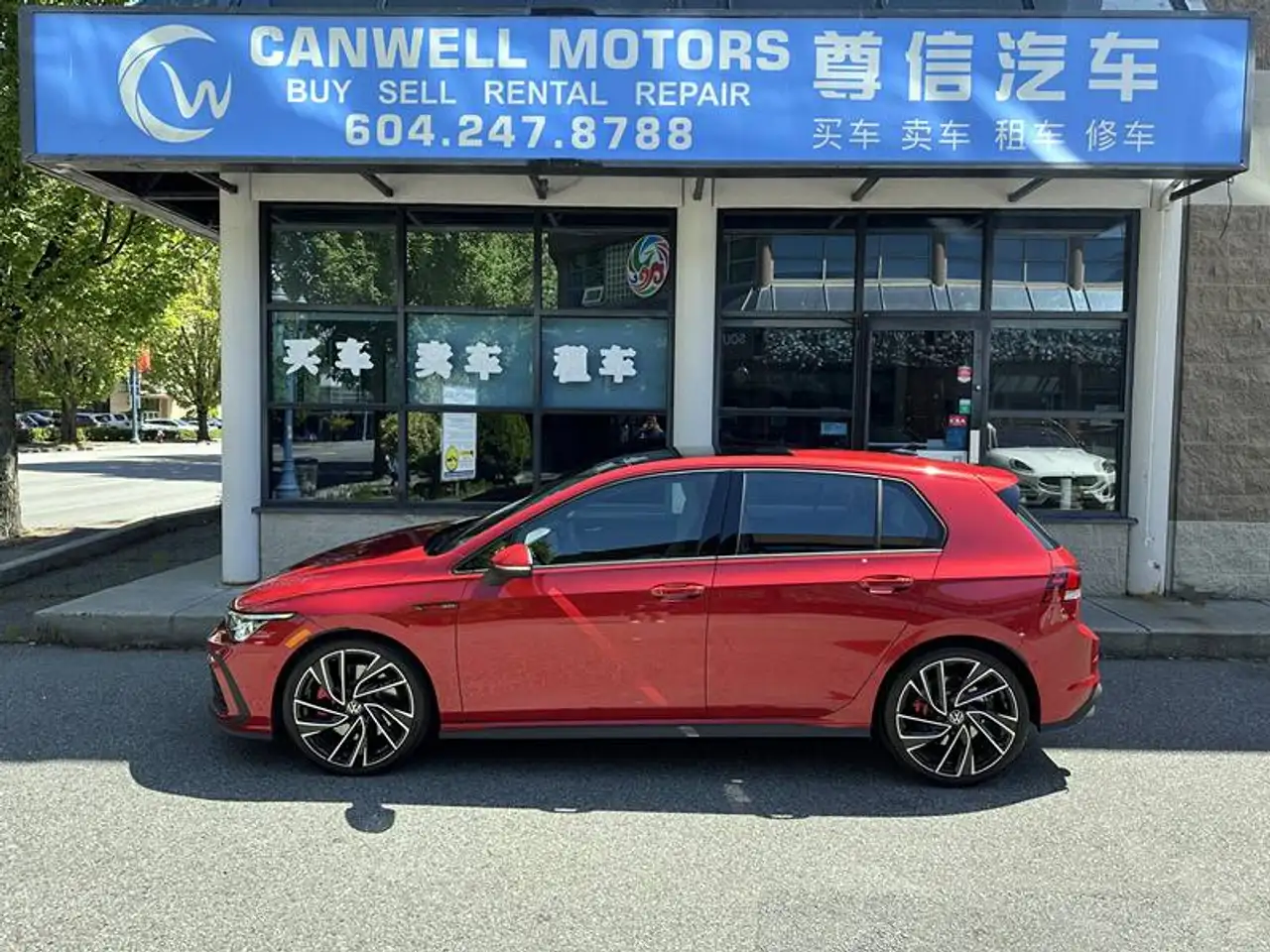 Volkswagen Golf GTI снимка Volkswagen Golf GTI