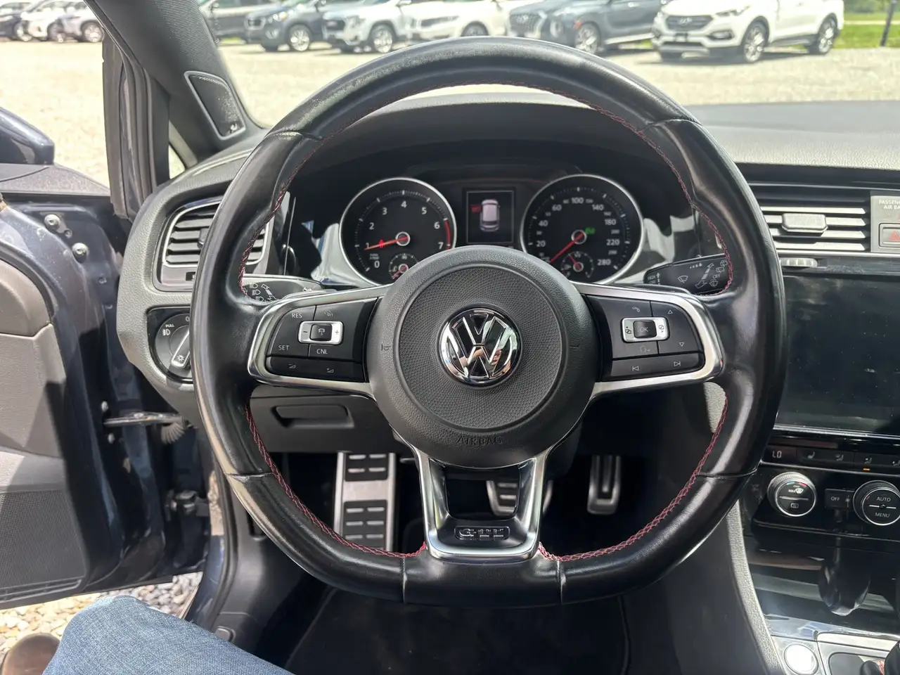 Volkswagen Golf GTI fotografie Volkswagen Golf GTI
